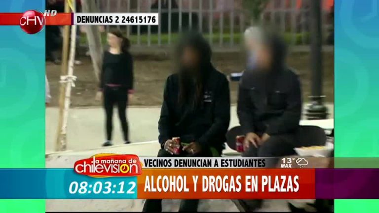 Alcohol y drogas se toman plazas y parques de Santiago