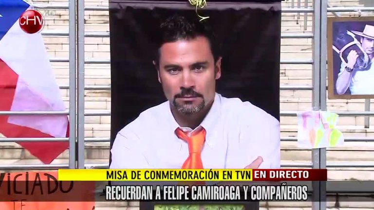 Realizan misa de conmemoración en TVN para Felipe Camiroaga y sus compañeros