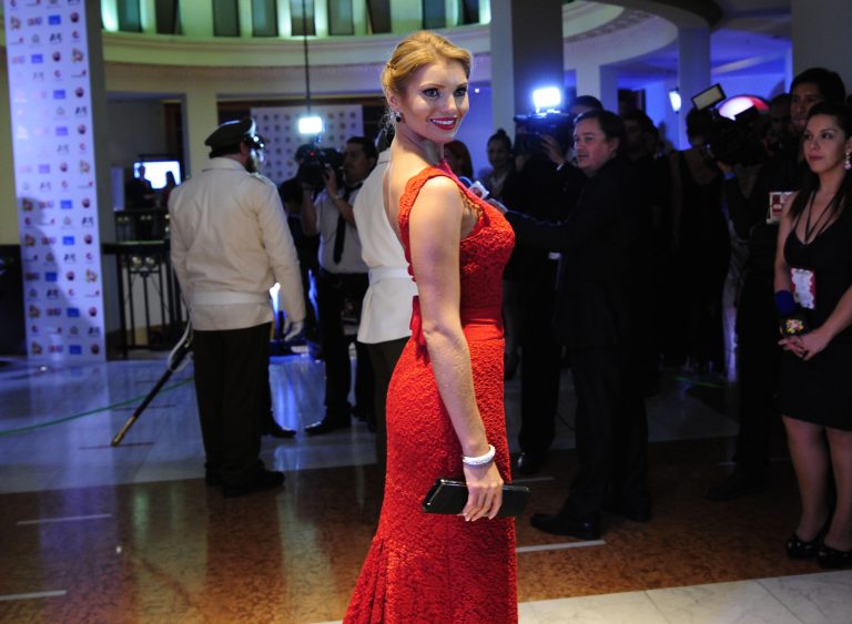 Conoce la reacción de Faloon por la liberación de su papá