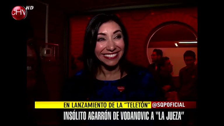 Insólito agarrón de Vodanovic a 