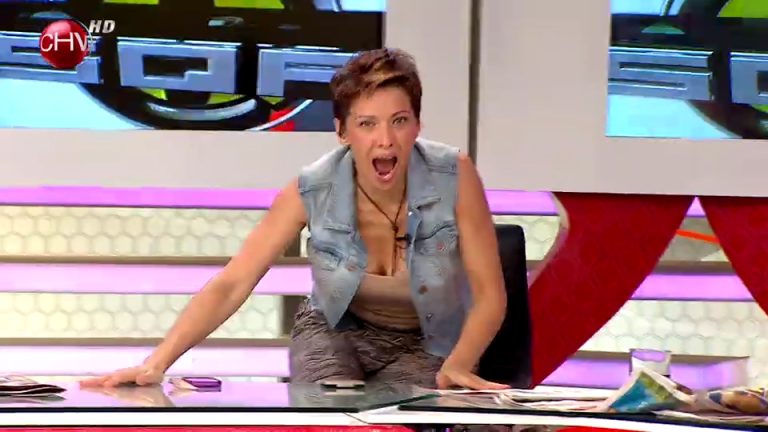 Claudia Schmitd se puso eufórica con el pelo suelto a lo 