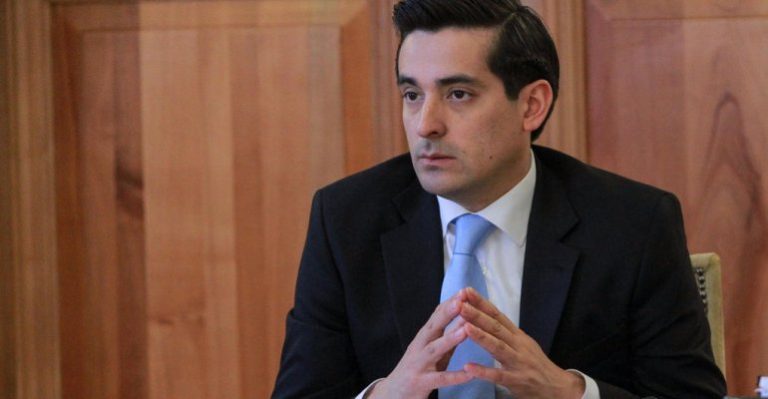 Ministro Peñailillo por bombazos: 