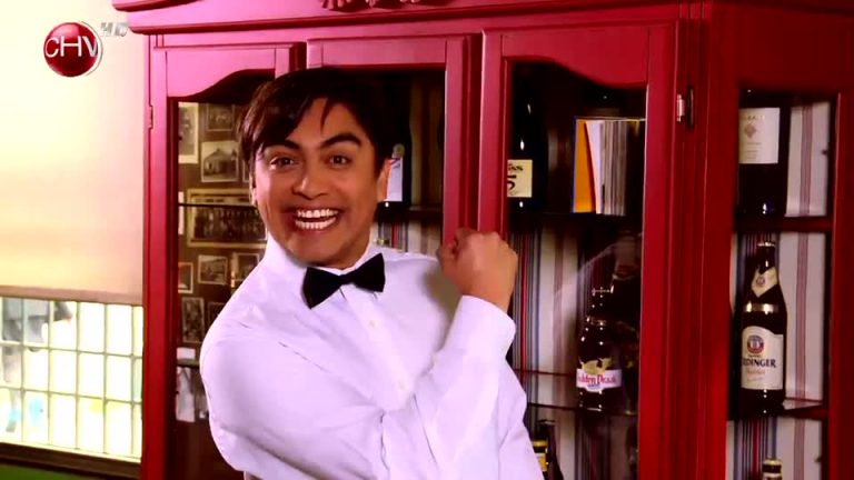 Sorpréndete con la simpatía de este garzón chistoso