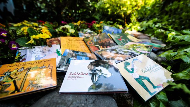 Participa por uno de los discos del catálogo completo de Violeta Parra