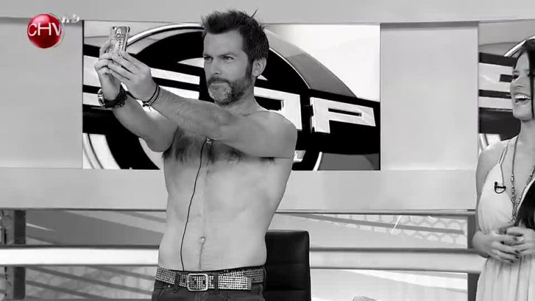 Cristián Sánchez se desnuda para imitar la foto hot de Martín Cárcamo