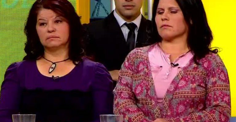 Hermanas en conflicto por el cuidado de su padre