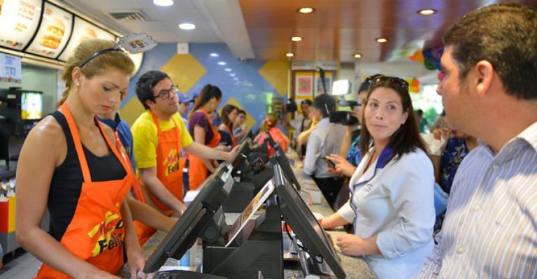 Faloon evitó a toda costa encontrarse con Karol y Cata Vallejos