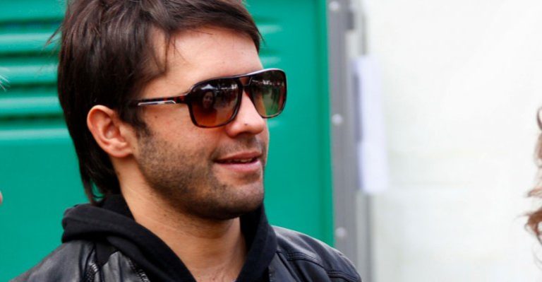 Apoderados salen en defensa de escolares tras “desaires” de famosos