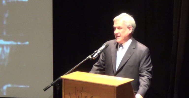 Ex Presidente Piñera criticó reforma educacional y llamó a defender libertades