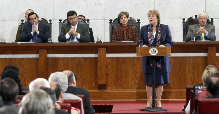 Presidenta recibió propuestas para descentralización que incluyen elección directa de intendentes