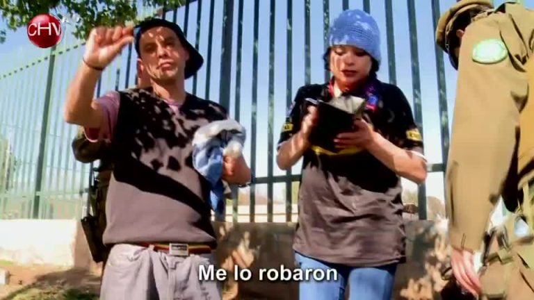 Mujer insistió en pagarle otro parte a Carabineros