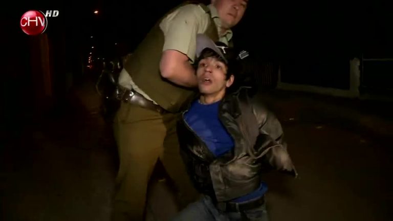 Mujer en estado de shock pide ayuda a carabineros tras traumático robo