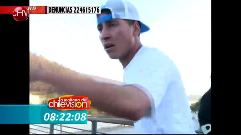 Cámaras del matinal captan a delincuente que asaltó a mujer (1/2)