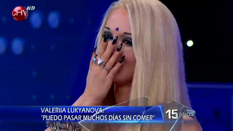 Julio César hizo reír a la Barbie humana