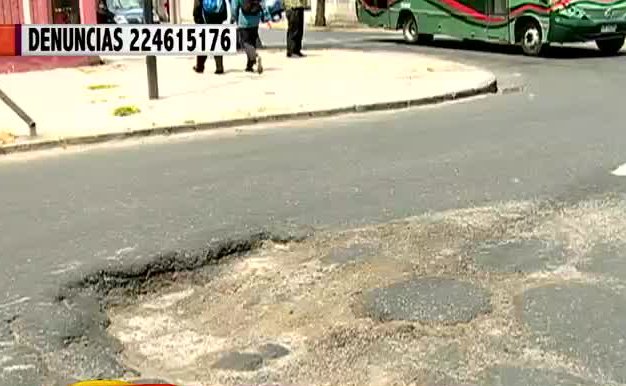 Mira donde están los baches más peligrosos de Santiago