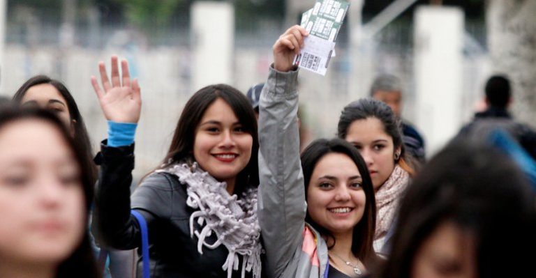Cientos de personas consiguieron entradas para el cierre de la Teletón