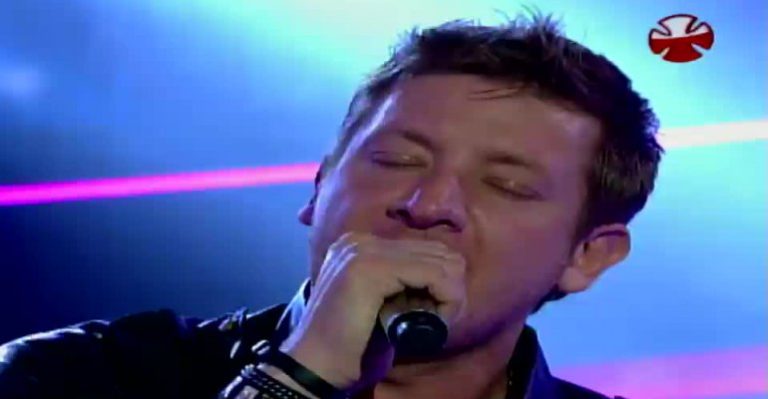 Natalino dejó todo en el escenario para apoyar esta Teletón