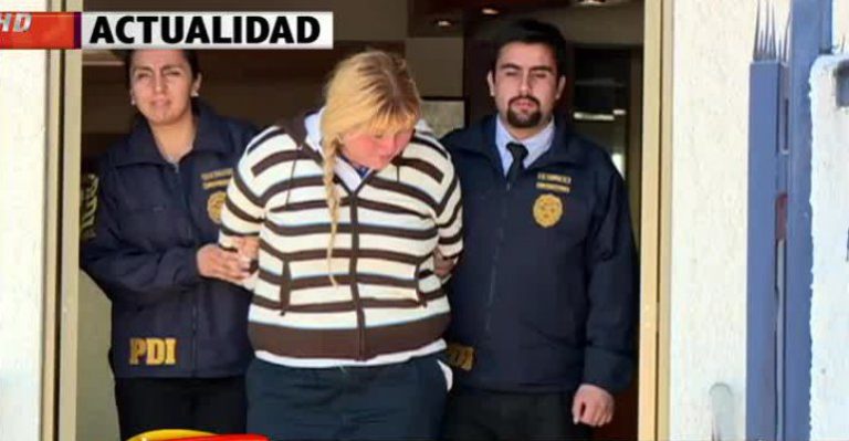 Cajera enamorada dateaba a ladrón y lo ayudó a robar ocho millones