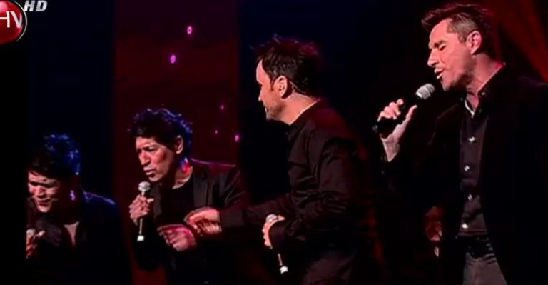 Zamorano, Solabarrieta, Américo y Douglas se lucieron con el canto