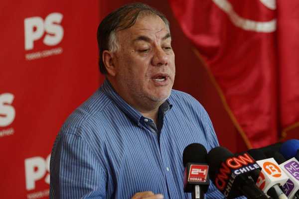 Andrade y acusaciones de la UDI por boletas en campaña de Bachelet: 