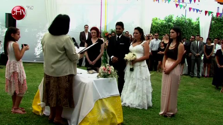 Nestor y Camila se casaron 'en la punta del cerro' en una emotiva ceremonia