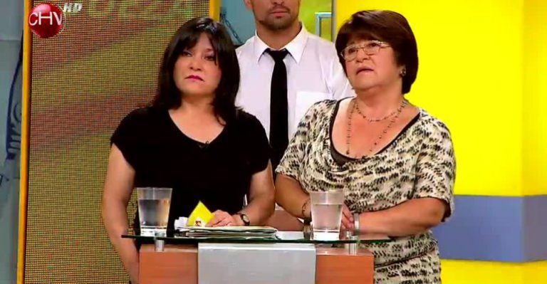 Ana y Silvia piden a su hermano que acceda a vender las casas de sus padres fallecidos