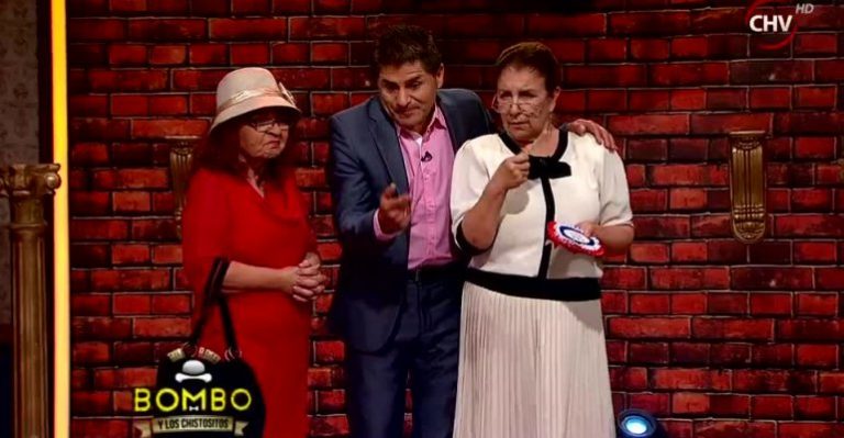 Charola Pizarro contó en el bar el chiste del carretero