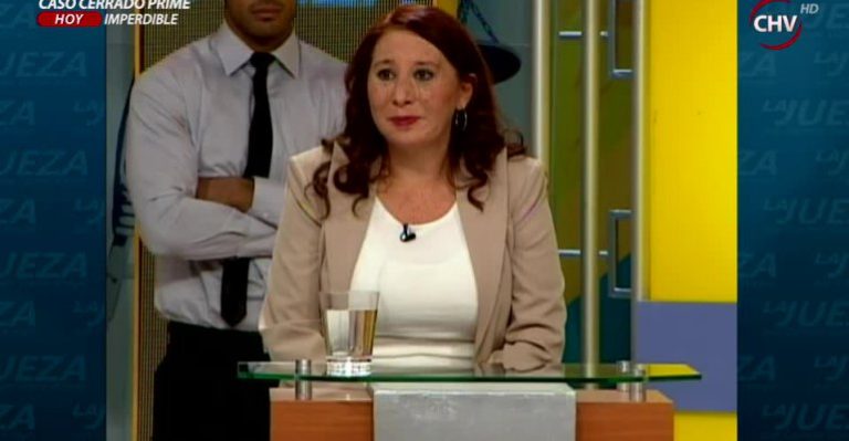 Madre no está de acuerdo con la relación amorosa de su hija