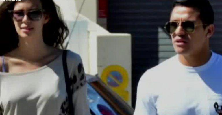 ¿Volvió el amor? Delatan a Alexis Sánchez junto a Michelle Carvalho en Inglaterra