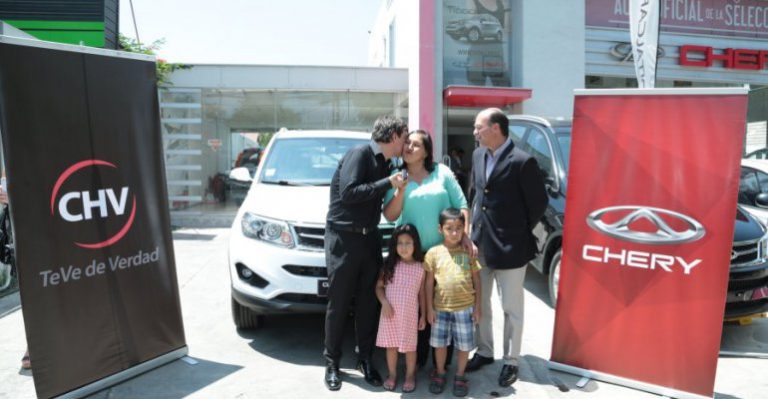 Ganadora de concurso de Primer Plano recibió su espectacular auto