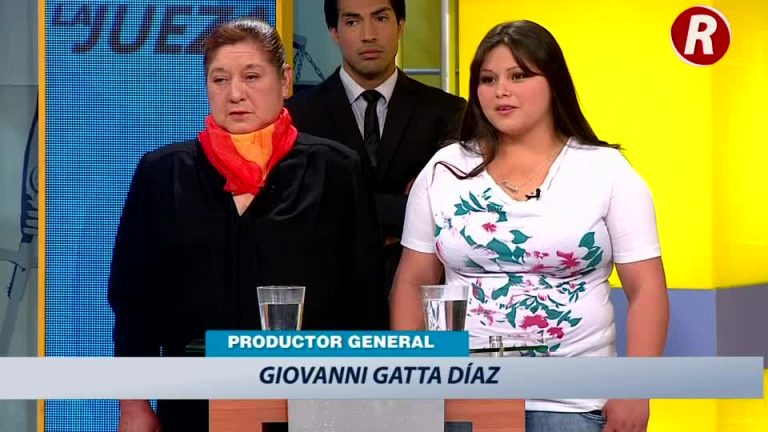 Hija y madre demandan al padre de familia pidiendo el divorcio y compensación económica Parte 1