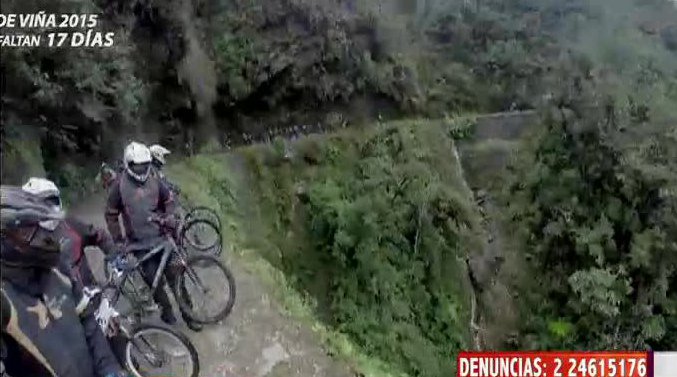 Bomberos rescatan a turista australiano que cayó a barranco tras tomarse una selfie