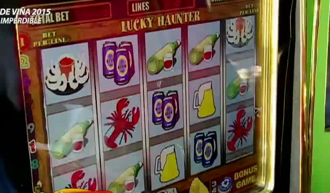 Mujeres gastan más de la cuenta en los populares tragamonedas