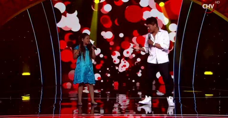 Américo canta sus grandes éxitos junto a nuestros Pequeños Gigantes