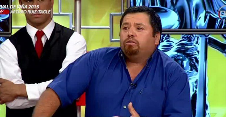 Hombre violento acusa a ex esposa de negarle ver a su hijo