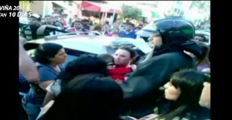 Padres se fueron de compras dejando a su guagua encerrada en el auto