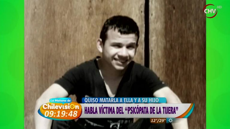 Psicópata de las tijeras apuñaló a su hijo, trató de matar a su esposa y lo publicó en Facebook (1/2)