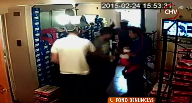 Falsos policias encañonaron niña de 4 años para robar 10 millones en ropa deportiva (Parte 2)