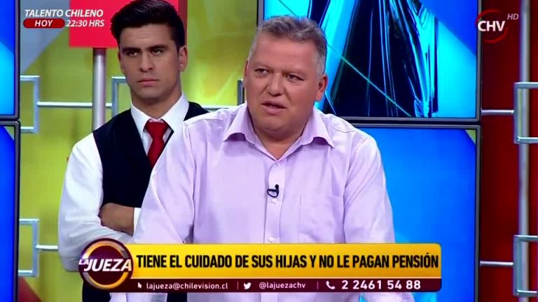 Hombre demanda a su ex esposa por pensión de alimentos