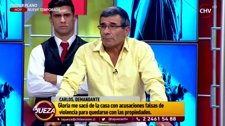 Ex pareja en conflicto por divorcio y propiedad (1/3)