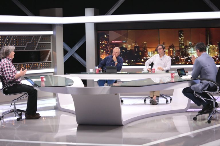 Panelistas desmenuzaron los hechos acontecidos durante la semana