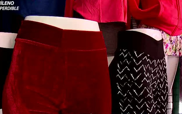 La moda para esta temporada son pantalones pata de elefante