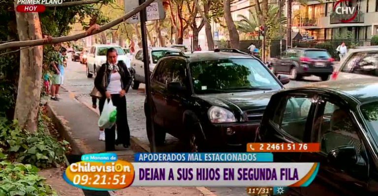 Imprudentes al Volante: Apoderados mal estacionados dejan a sus hijos en segunda fila