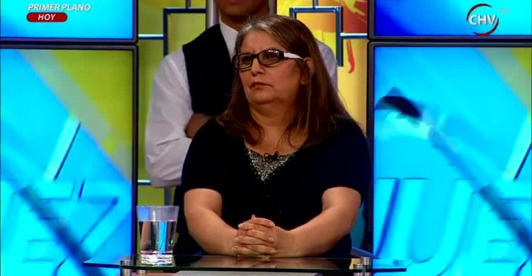 Hija le exige a su padre que deje de acosarla y pedirle el dinero de una herencia