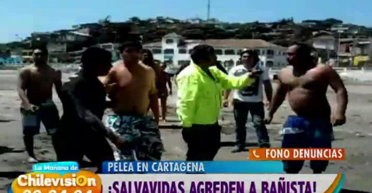 Captan insólita riña entre bañista y salvavidas de Cartagena