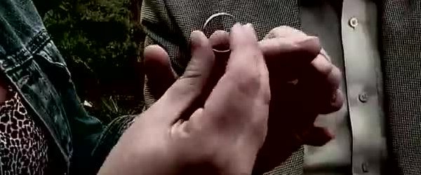 Mujer de 47 años se casó con abuelo de 95 que tiene fortuna de $1.500 millones