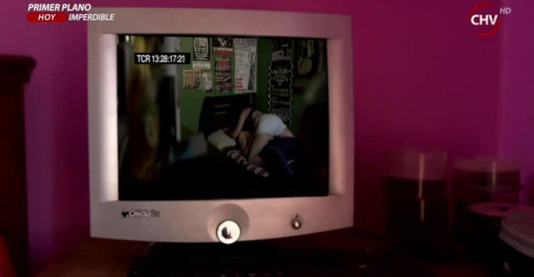 La pareja de mi madre puso una cámara para espiarme y acosarme | Capítulo 2 de abril