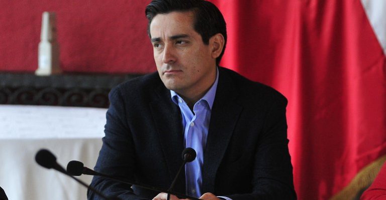 Ministro Peñailillo y dichos del Contralor sobre corrupción: 