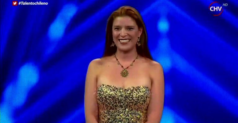 Paulina Jara cautivó con su voz y sensualidad al interpretar Oh! Darling de The Beatles