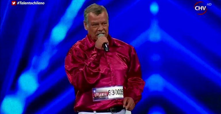 Armando demostró su talento para el canto tropical y se llevó los aplausos